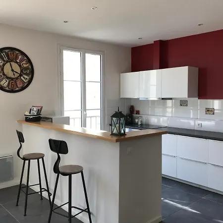 Jolie Maison Tuffeau Centre De Avec Local Velos * סומור