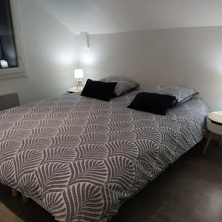 Jolie Maison Tuffeau Centre De Avec Local Velos *